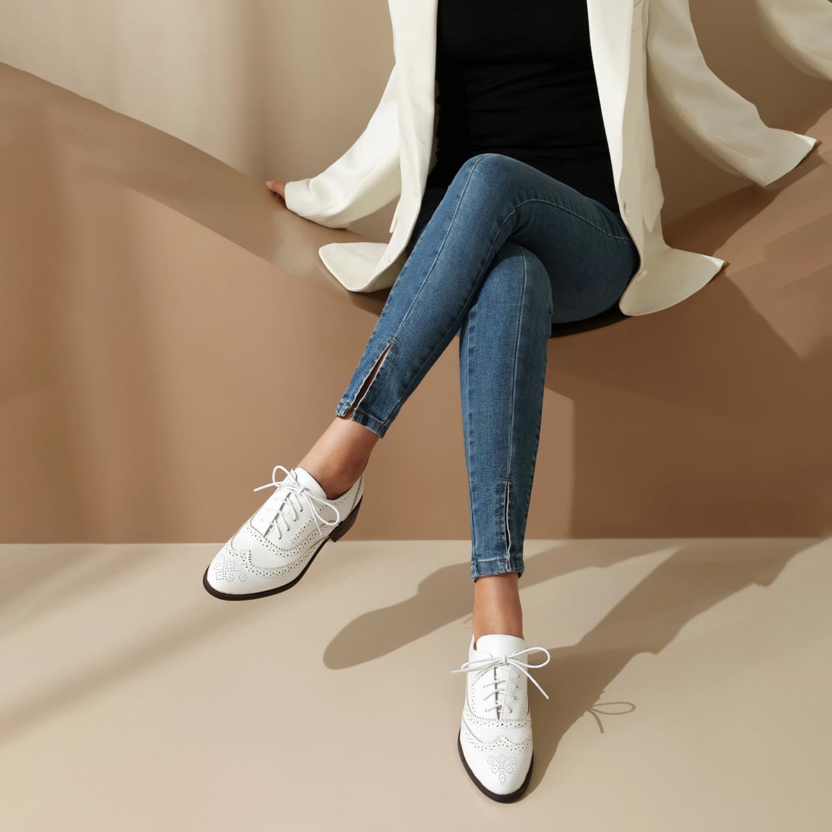 Femmes Perforated Classique Lacets Oxfords Brogue Wingtip Bout Rond Derby Saddle Simili Cuir Plat Chaussures Soirée Fête Travail Jeans Dress Chaussures