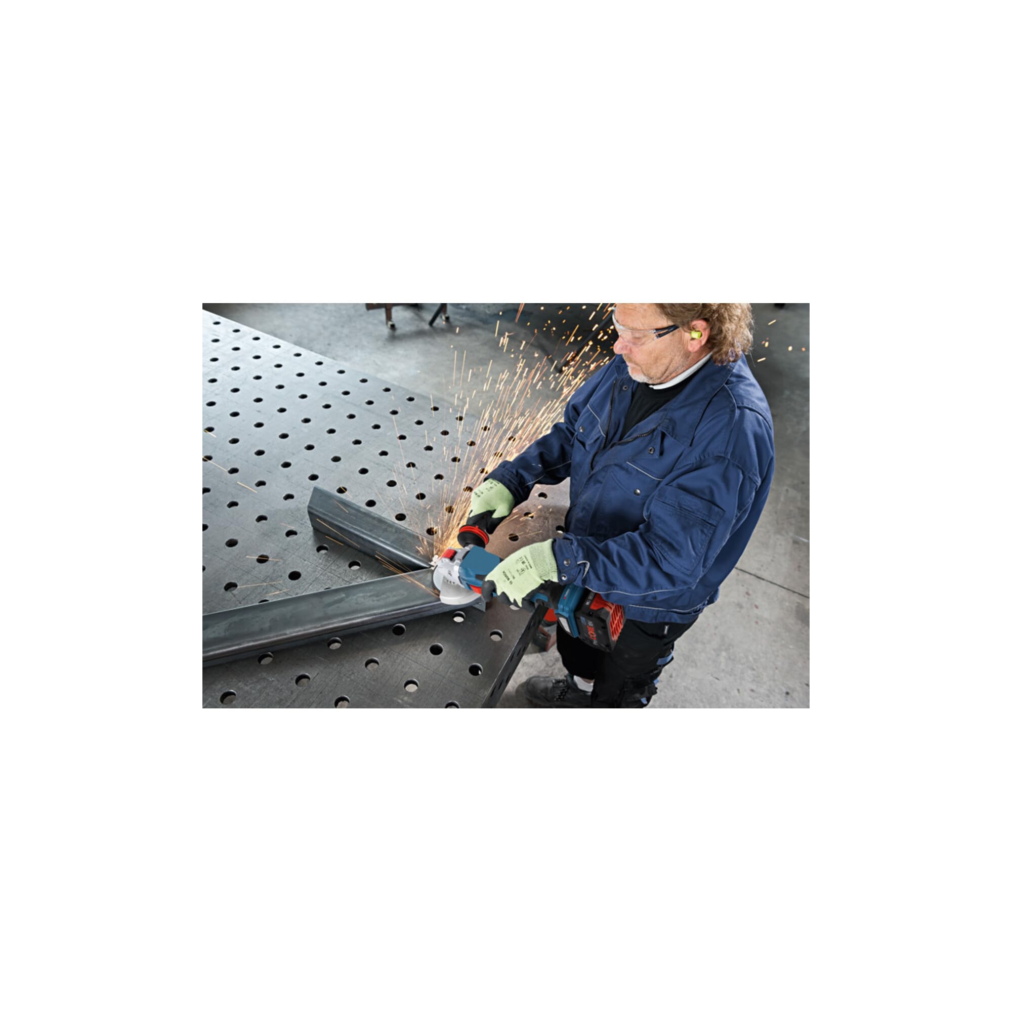 Bosch Professional system 18V: akumulatorowa szlifierka kątowa GWX 18V-15 C (Ø tarczy 125 mm, system X-LOCK, walizka L-BOXX)