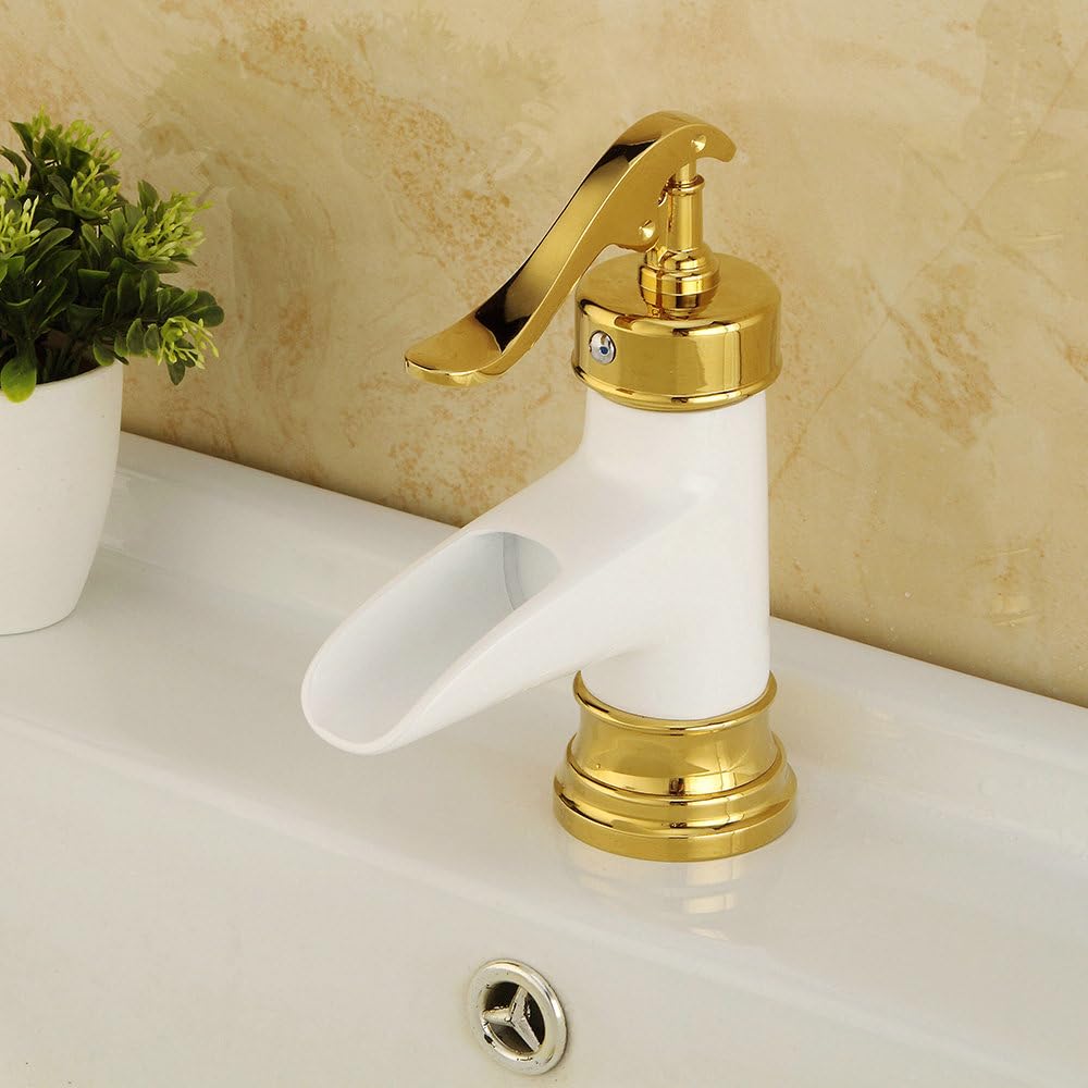 Robinet cascade en nickel brossé pour un lavabo de salle de bain design et durable