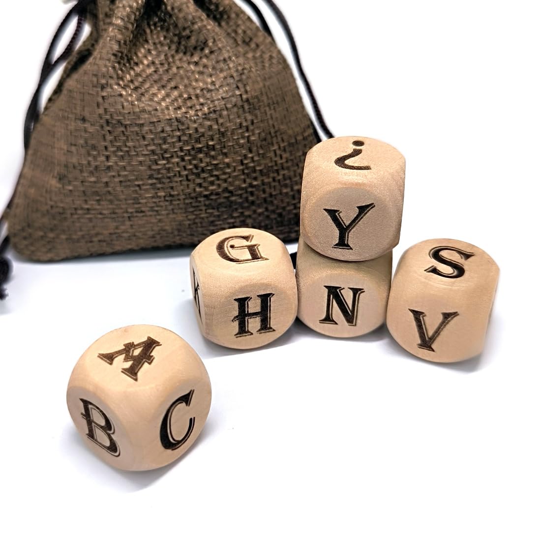 5Pcs/Set Wooden Letter Dice Set,6-Sided Laser Engraving A-Z Pattern Wood Rolling Dices for Game Party