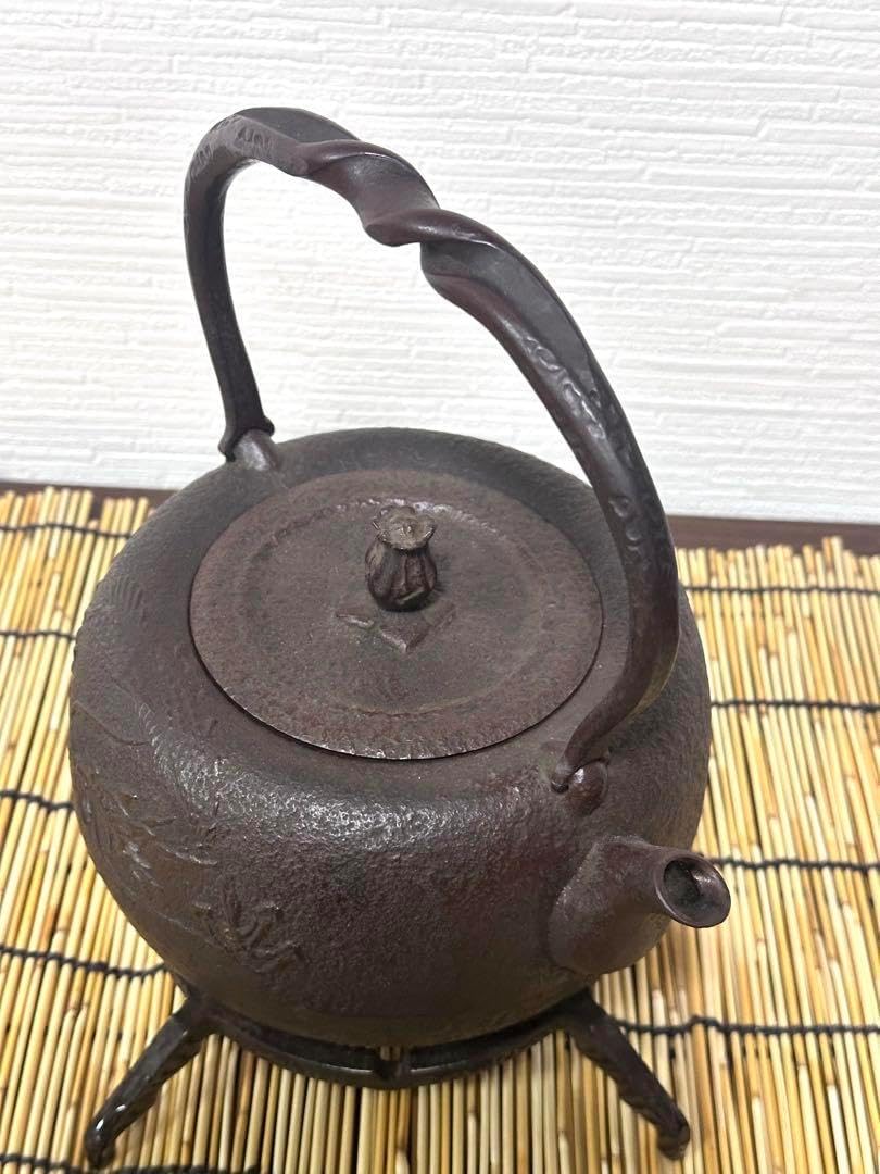 新品、栞、タグ２種付　南部水沢　岩戸賢一郎造　１５型　丸型　龍文様　南部鉄瓶 栞タグ2種付 南部水沢 岩戸賢一郎造 15型 丸型 龍文様