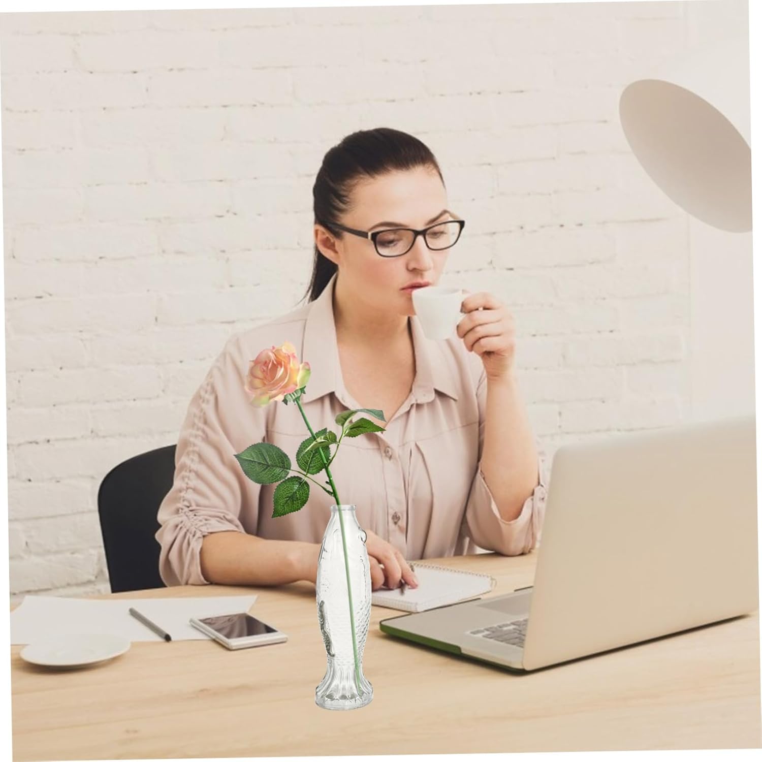 Homoyoyo 2pcs Table Glass Bottle Fish Ornament Safe Glass Material Compact Size for Flower Vase