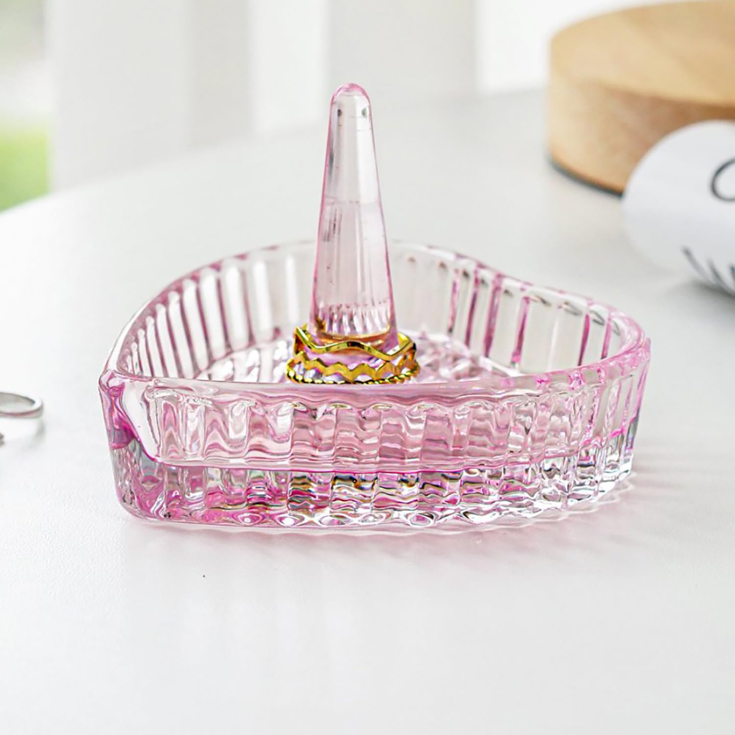 Amazon.com: kanpura Crystal Pink Ring Holder Heart Shaped Ring