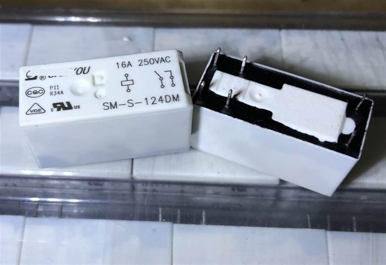 Relais 24V SM-S-124DM pour résoudre les pannes de commutation 16A
