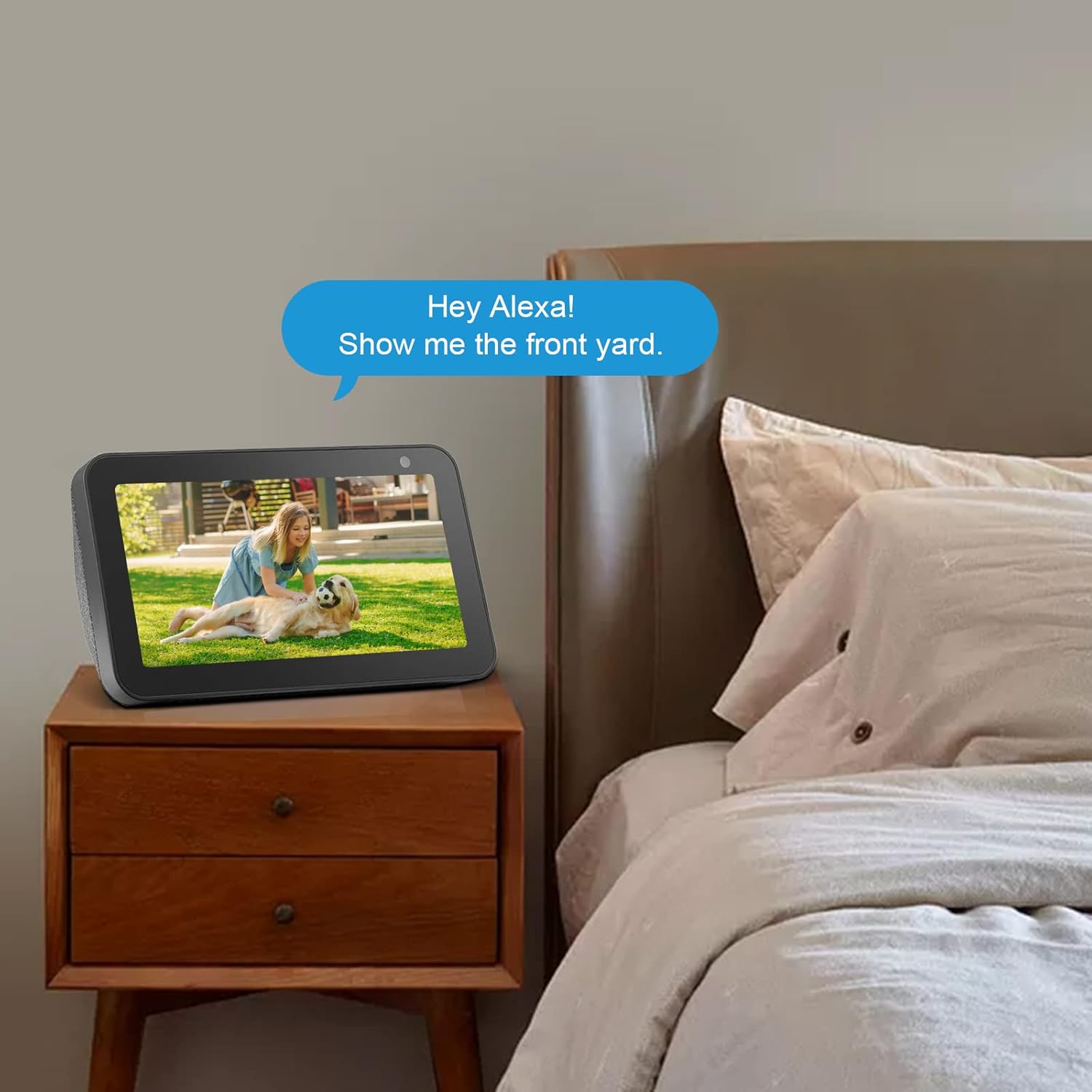 Smartphone screen showing smart alarm options: flashlight, siren, and motion detection notification