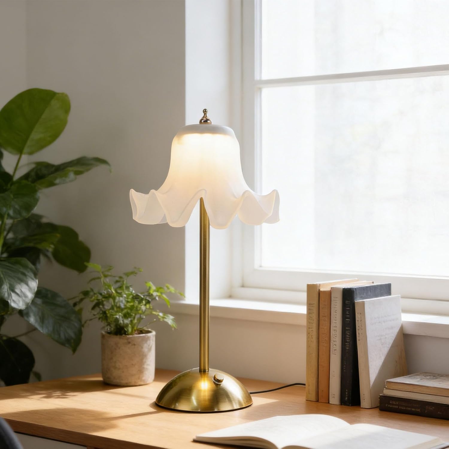 Cordless Table Lamp, Rechargeable Desk Lamp with Flower Shade, 1200mAh Battery Operated Lamps, Bedside Night Light Home Decor, Ambient Light for Restaurant