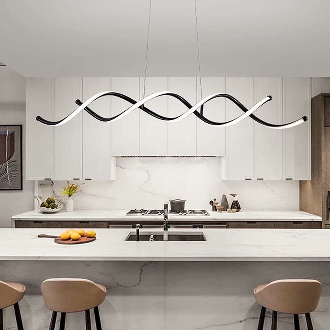 Design moderne et élégant pour ce plafonnier LED haut de gamme