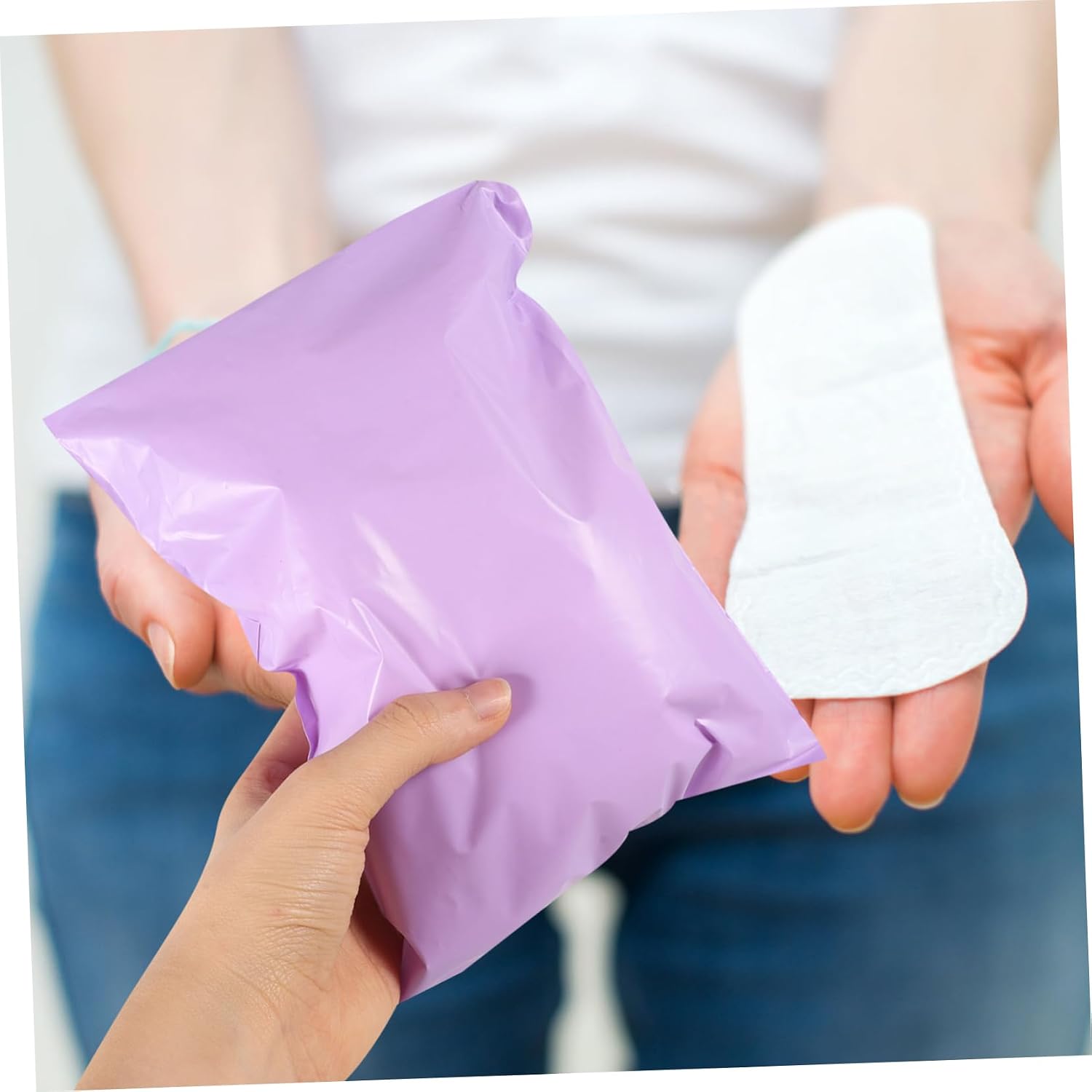 200pcs Menstrual Bags Self-Sealing Tampon Disposal Pouches for Girls Pad Waste Bags Convenient and Period Kit