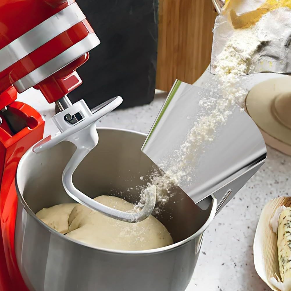Goulotte verseur innovante pour batteurs KitchenAid pour profiter d'un flux fluide des ingrédients pendant les tâches de mélange