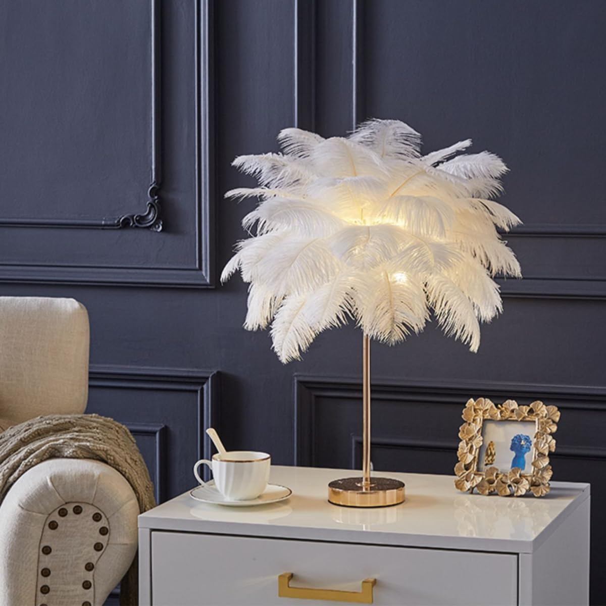 Kreative Tischleuchte aus Straußenfedern, luxuriöse und elegante Nachttischlampe mit Federschirm, Nachtlicht, Tischbeleuchtung für Wohnzimmer, Schlafzimmer, Heimtextilien