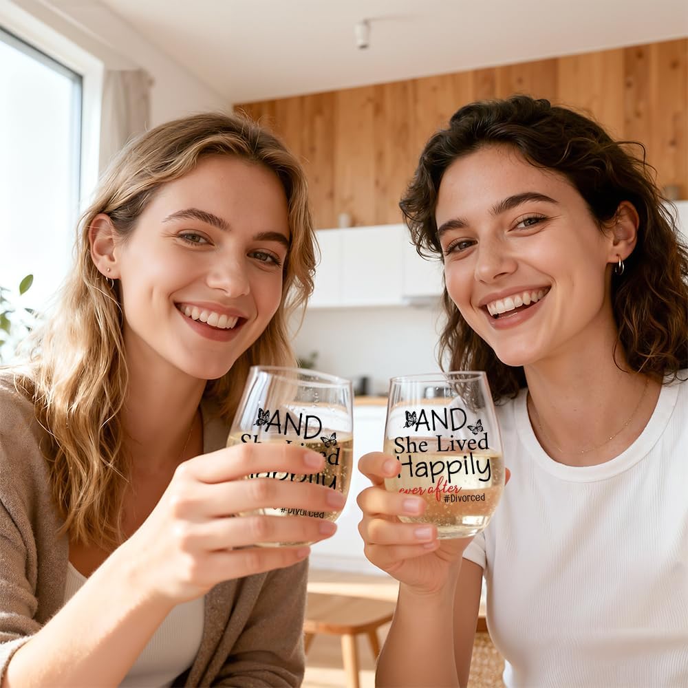 XQLZY And She Lived Happily Ever After Stemless Wine Glass, Funny Divorced Wine Glass Gifts for Newly Divorced Women Mom Aunt, Christmas Birthday Thanksgiving Gifts for Women Break Up Single BFF - Image 4