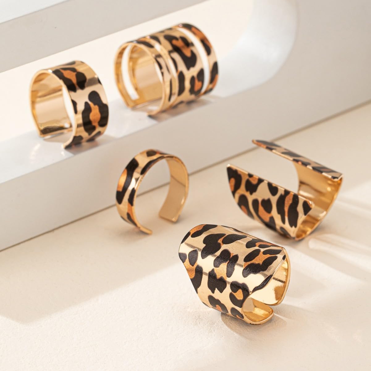 Leopard Print Statement Ring 5 Pieces Set Gold-Tone for Women Trendy Vintage Tortoise Wide Bands Open Boho Adjustable Finger Rings Retro Comfort Fit Cocktail Party Prom 80 90s Costume Jewelry Gifts