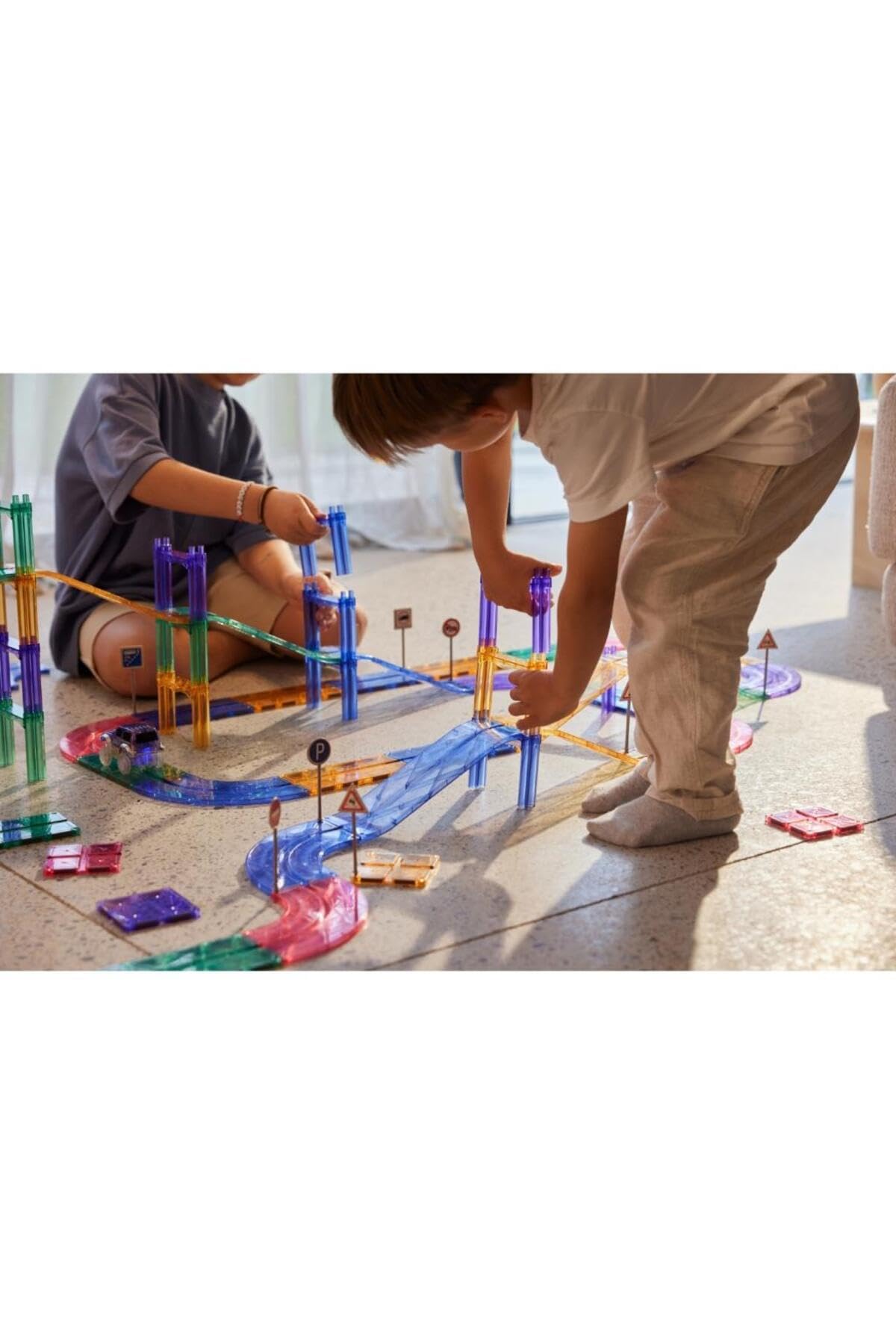 Kit autostrada in colori pastello, 80 pezzi, giocattolo magnetico da corsa con auto, segnali stradali, robusto giocattolo educativo, mattoncini magnetici durevoli, per bambini dai 3 anni