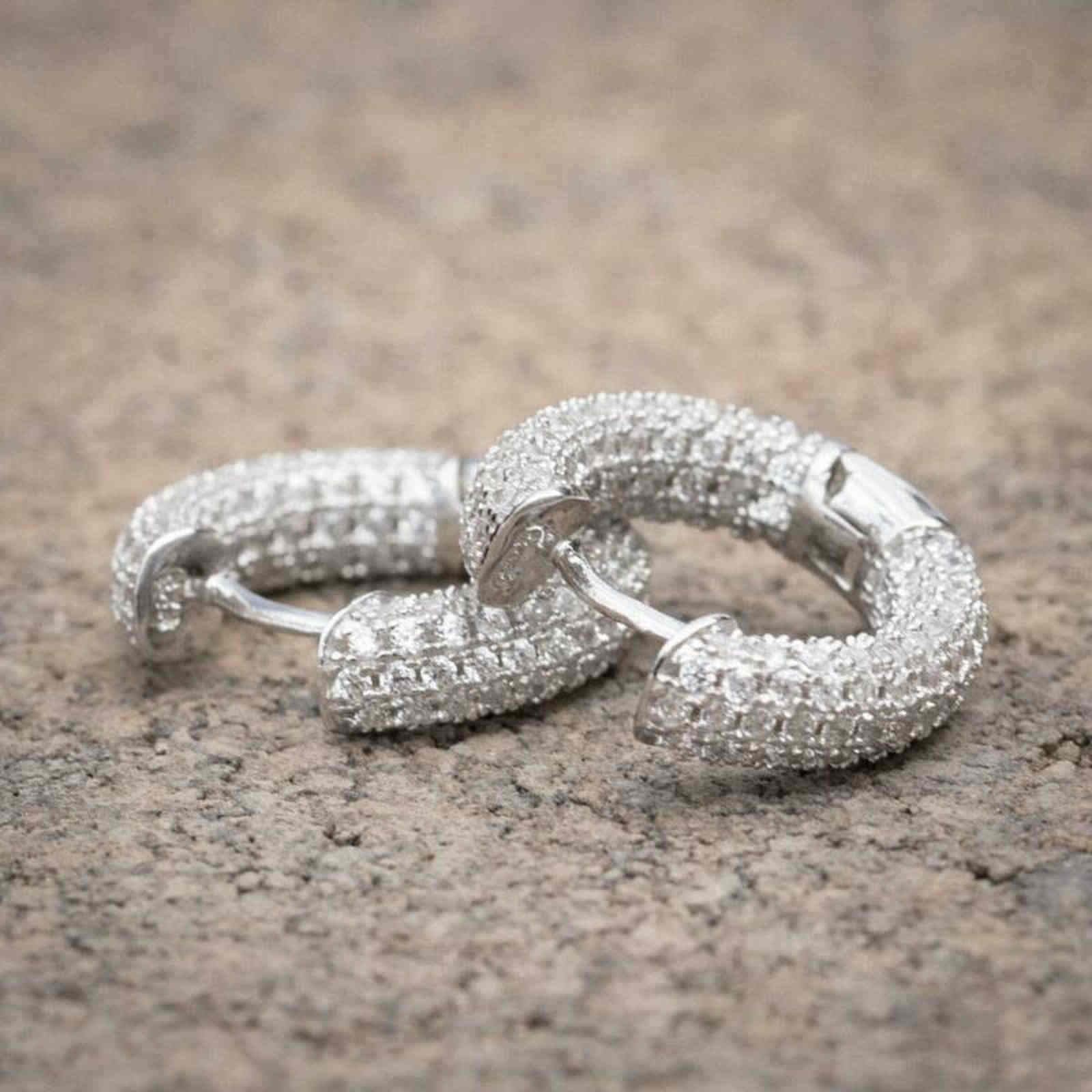 HUGE TOMATO Orecchini a cerchio Huggie Diamonde in argento 925, da donna,orecchini uomo, 17 mm, in argento 925, regalo di compleanno per donne, Argento, Zircone