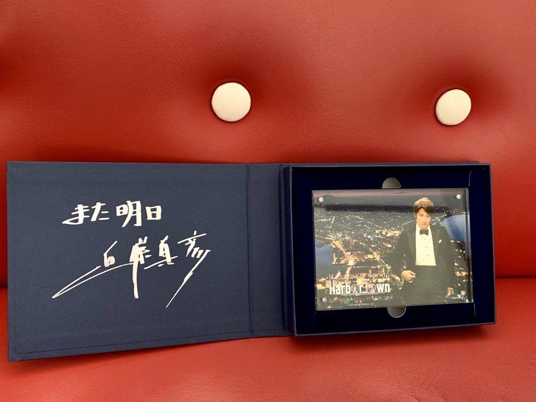 近藤真彦　Harbor Town ディナショーグッズ2022 Amazon.co.jp: 近藤真彦 写真立て ディナーショー2022 港マッチ 函館