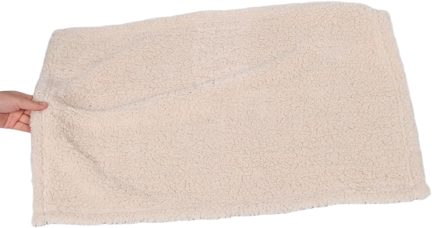 Hemoton Portable Puppy Blanket for Small Dogs and Cats, Rectangular Thickened Coral Fleece Dog Bed Mat, Machine Washable Warming Blanket for Travel and Outdoor Activities in Winter