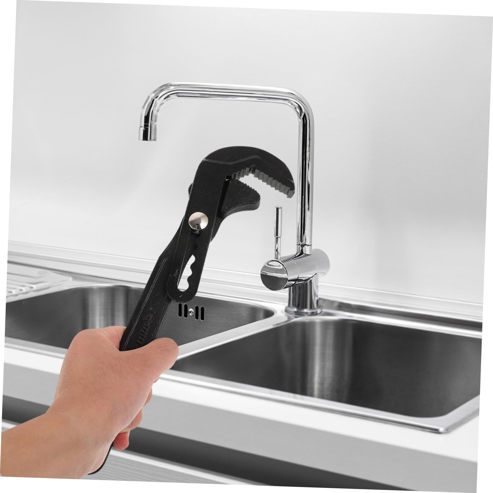 Llave Ajustable Multifuncional para Plomería Llave Inglesa Grande y Pequeña Herramienta de Fontanería Negro Pesado Apertura Amplia Reparación Baño Suministros 1 Unidad