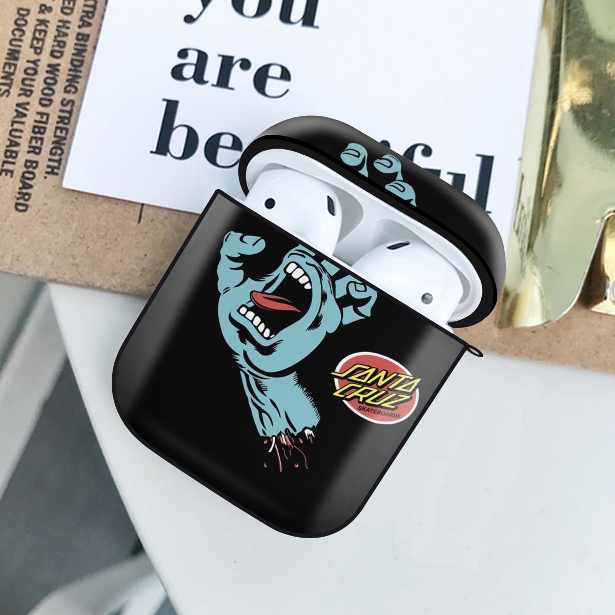 AirPods 2 pro 本体とSanta Cruz AirPodsケース Amazon | サンタクルーズ SANTA CRUZ AirPods 第2世代 ケース