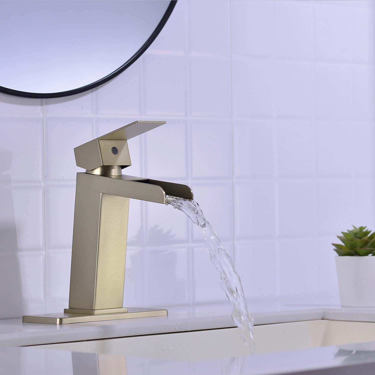 Rubinetto per lavabo a cascata in 5 colori a collo alto o a collo basso RB167