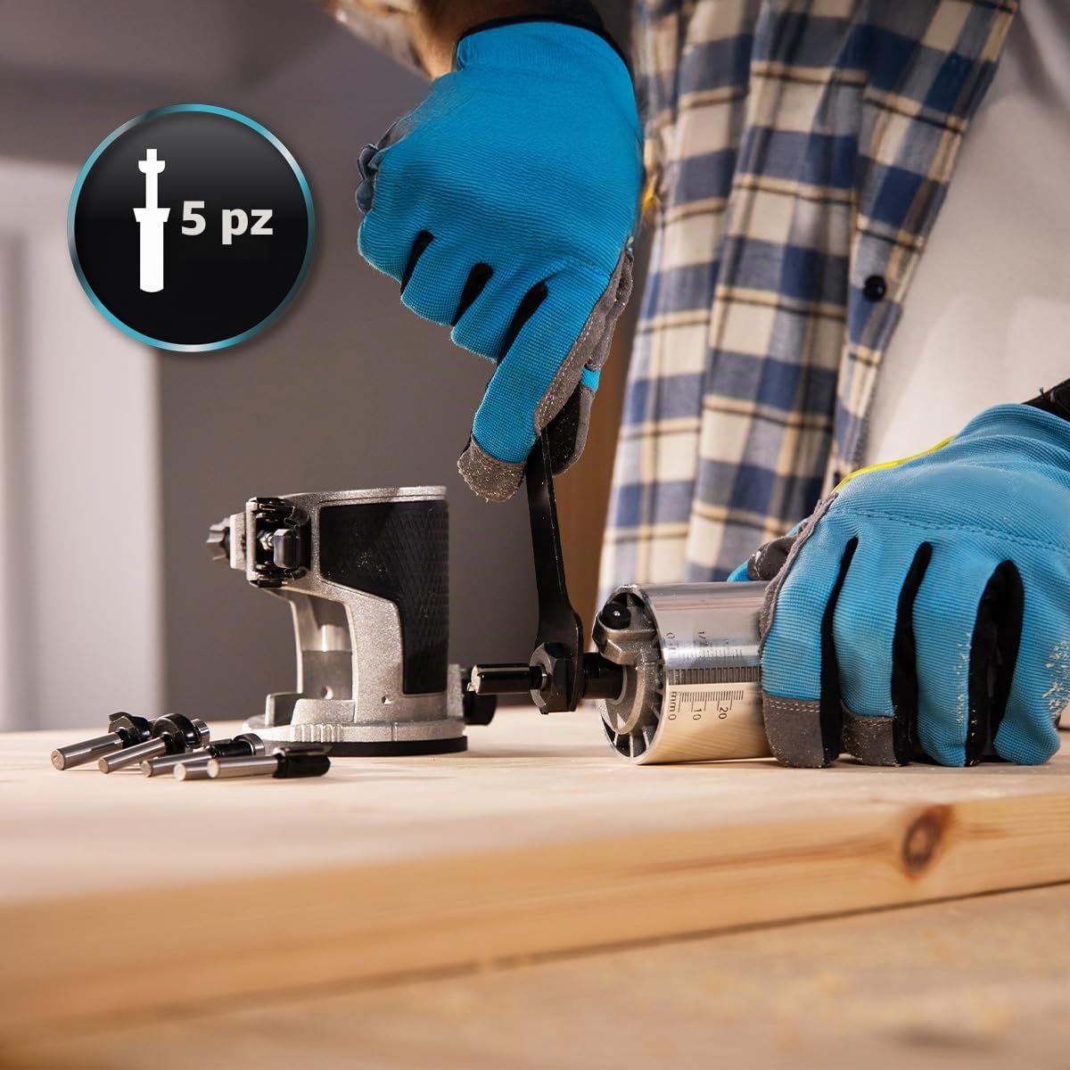 Cecotec Fresatrice Elettrica a Filo MultiShape 500. 710W, Include 5 Frese e Testine da 6mm 6,35mm e 8mm, Velocità e Profondità Regolabili, Corpo Alluminio, Design Ergonomico, Realizza Opere Perfette