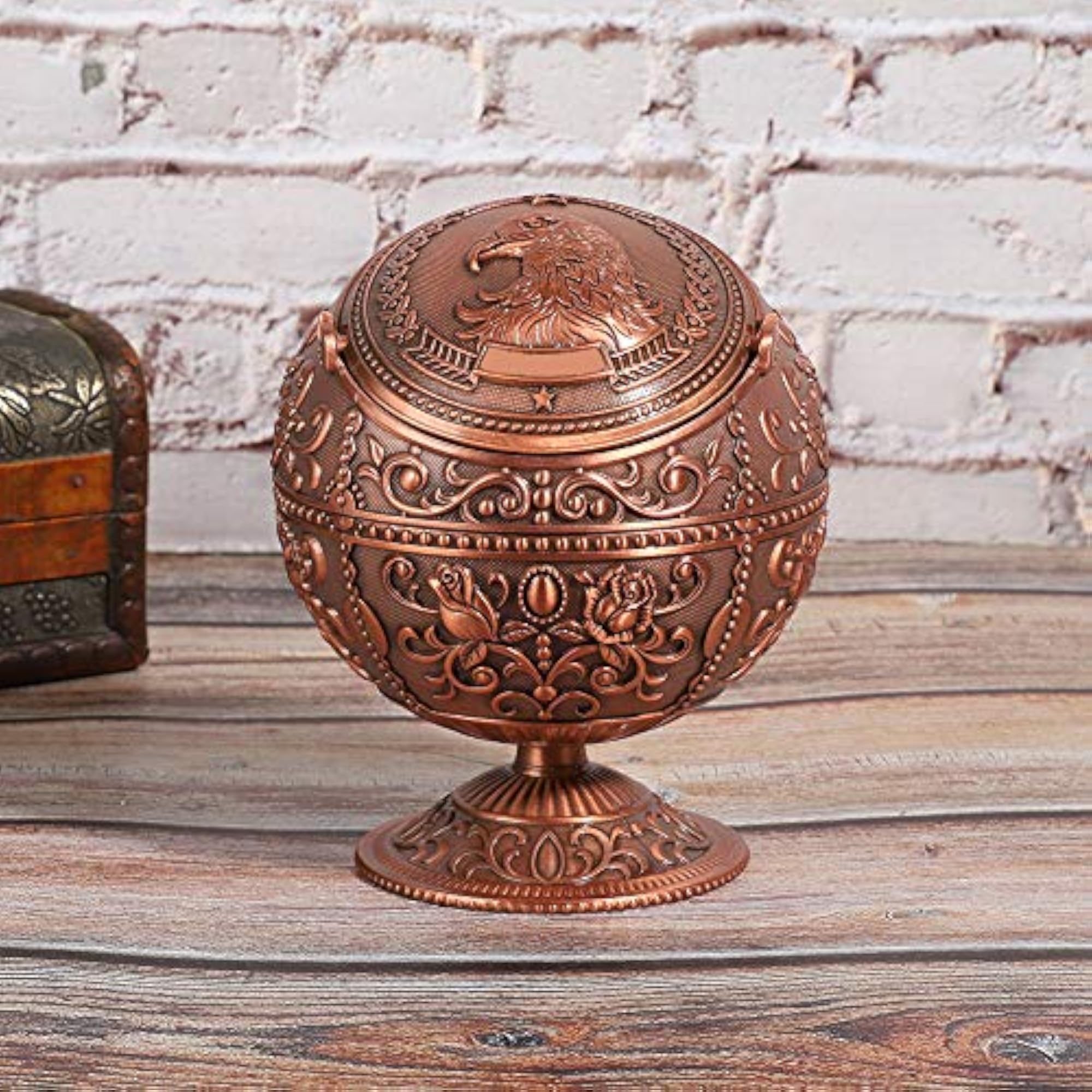 Vintage Metal Ashtray, Practical and Durable Design