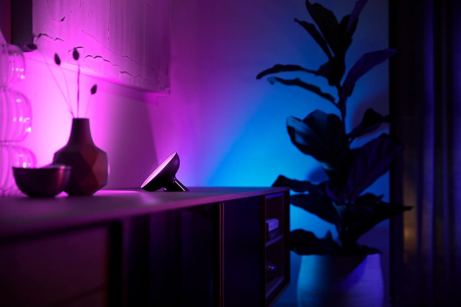 Philips Hue White & Color Ambiance, lampe Bloom, 4ème génération - Noir, compatible Bluetooth, fonctionne avec Alexa, Google Assistant et Apple Homekit