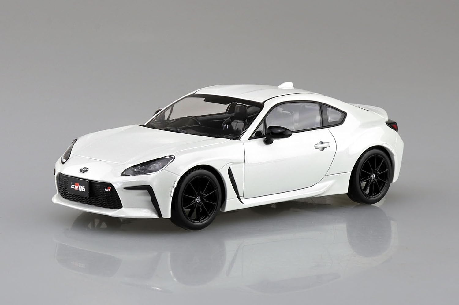 Toyota GR86 2021 (Crystal White Pearl) 1:32 Scale Snap Kit