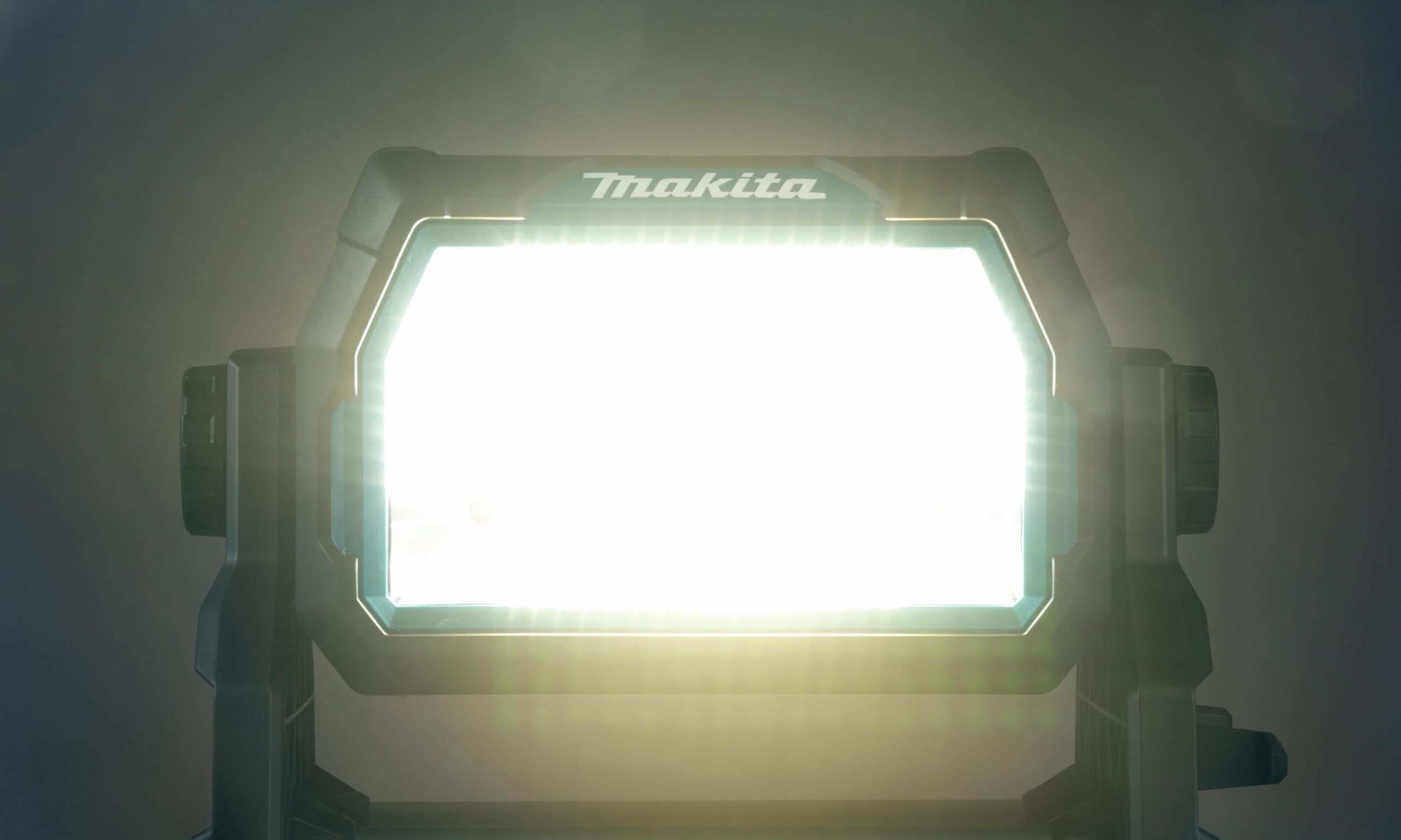 Makita DML809 LED-Baustrahler 14,4V-18V, 230V (ohne Akku & Ladegerät)