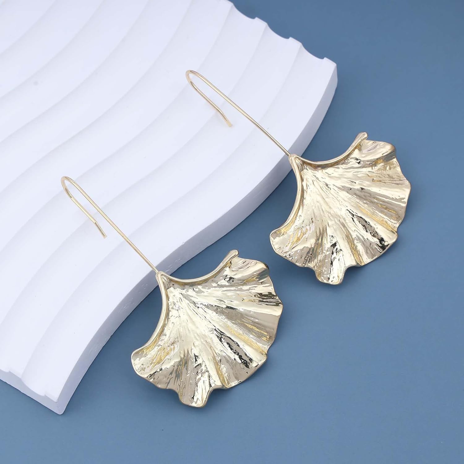 Boho Exaggerate Leaf Dangle Earrings Vintage Ginkgo Leaf Hook Earrings Gold Tree Leaf Earrings Personalized Autumn Leaf Drop Earrings Jewelry for Women - Image 4