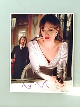 アンジェリーナ・ジョリー 直筆サイン入り写真 保証書付き マレフィセント　Q2 アンジェリーナ・ジョリー 直筆サイン入り写真 保証書付き