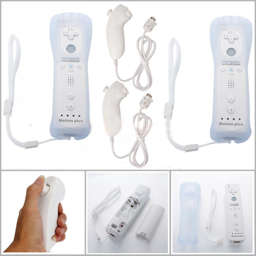 2X Built in Motion Plus Remote and Nunchuck Controller for Nintendo Wii White