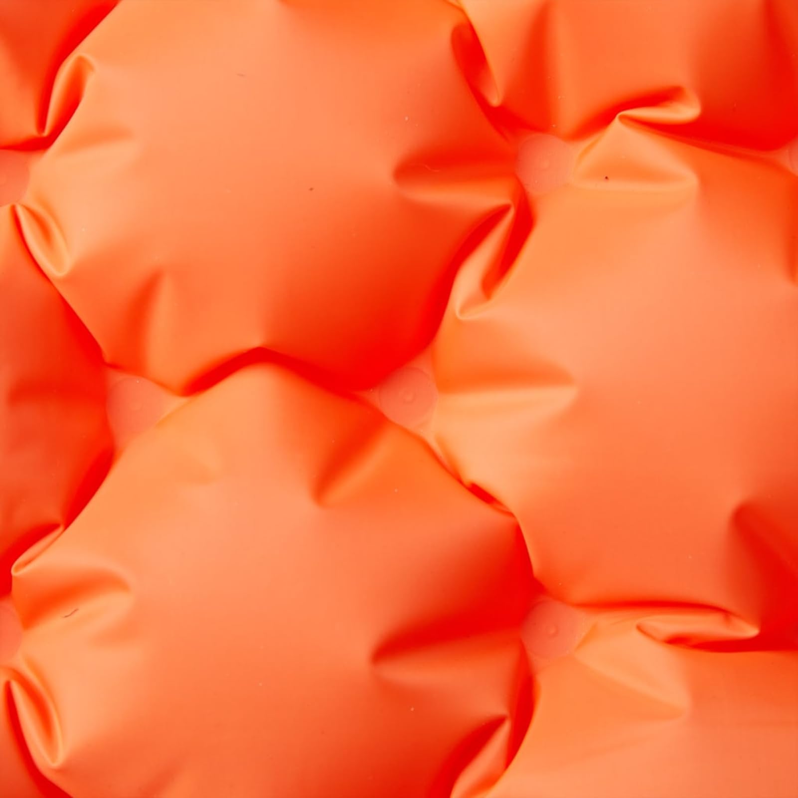 Selbstaufblasende Isomatte für 2 Personen, Camping-Luftmatratze aus 40D-Nylon mit TPU-Beschichtung, Orange, 195 x 130 x 8,5 cm, inklusive Fußpumpe und Tragetasche, ideal für Camping, Reisen und