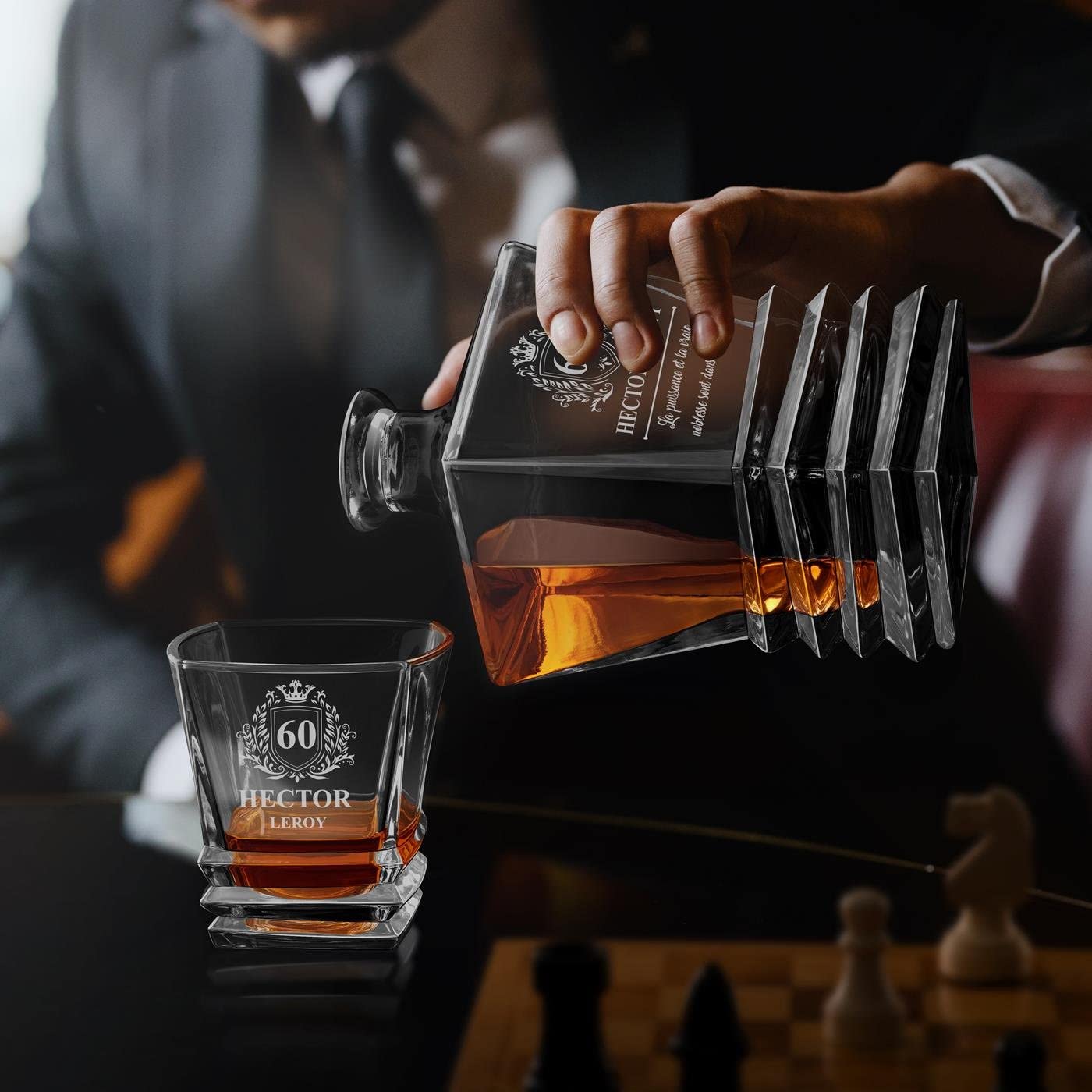 Maverton Ensemble à whisky pour homme, Carafe et 2/4/6 verres | Motif géométrique, Set élégant pour lui, Ensemble à whisky avec personnalisation, Carafe et verres uniques, Style