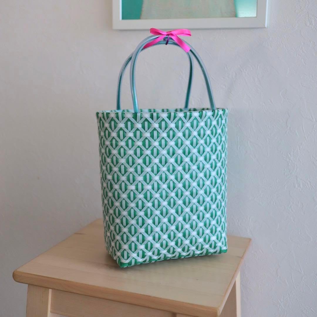 プラかごバッグ プラカゴ PPバンド 深緑 白 ホワイト グリーン プラかご V78 ハンドメイド PPバンド ハンドメイド プラカゴバッグ Sサイズ グリーンx白 ベトナムカゴ PPバンド