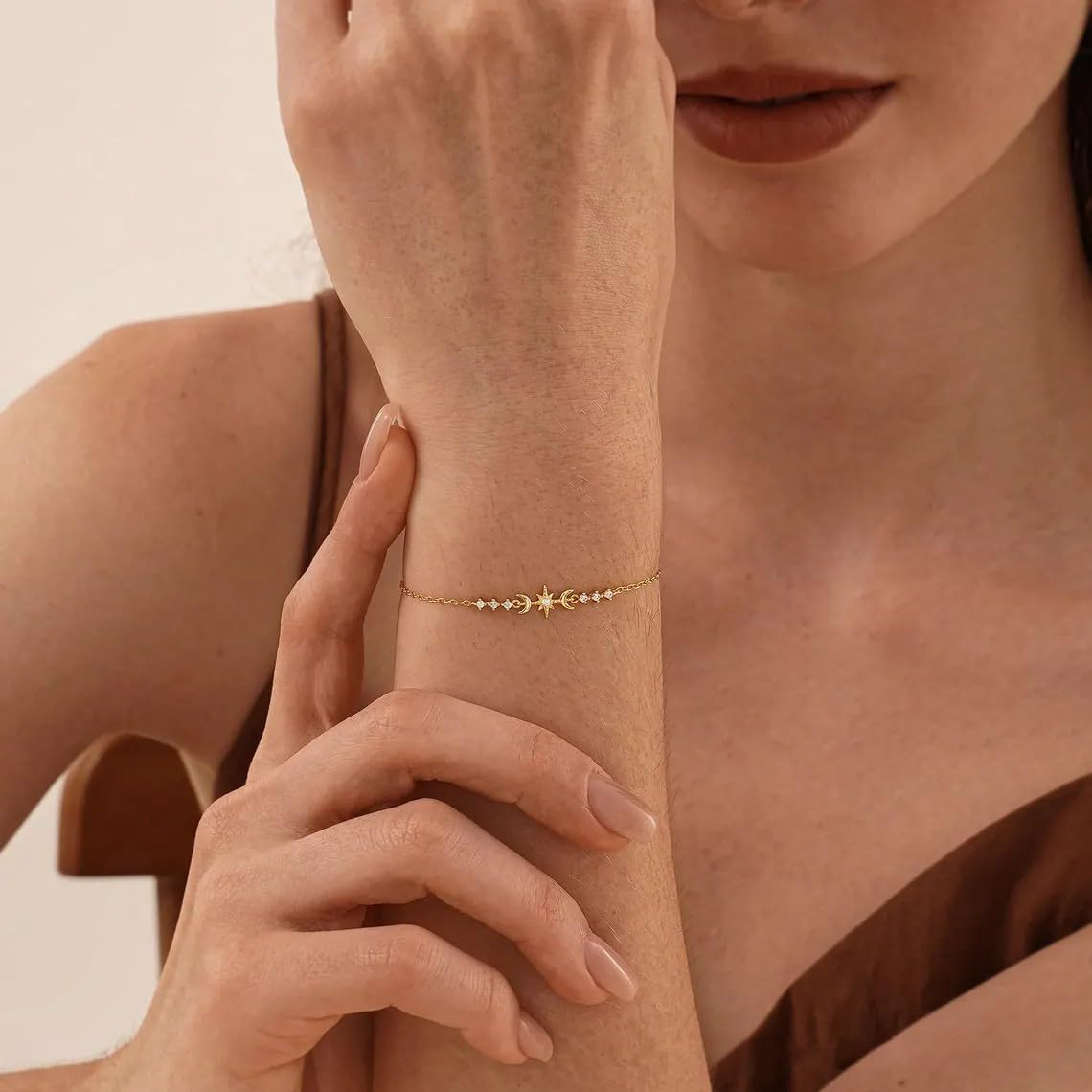 VLINRAS 14K Gold Starburst Moon Bracelet for Women, Gold Star Bracelet Birthday Gift for Bridesmaid Gift, Christmas Gift - Image 4