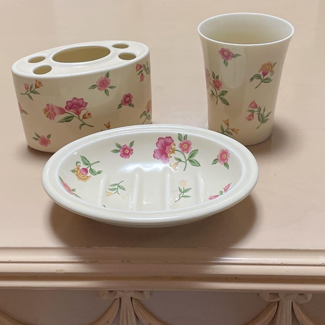 LYNN HOLLYN リンホーリン 陶器製歯ブラシスタンド コップ 石鹸入れ Amazon.co.jp: LYNN HOLLYN リンホーリン 陶器製歯ブラシ