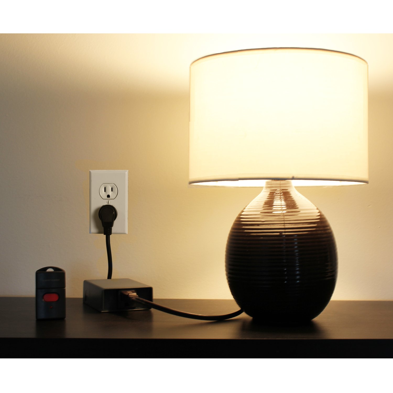 Skylink WS-100A controlling a lamp