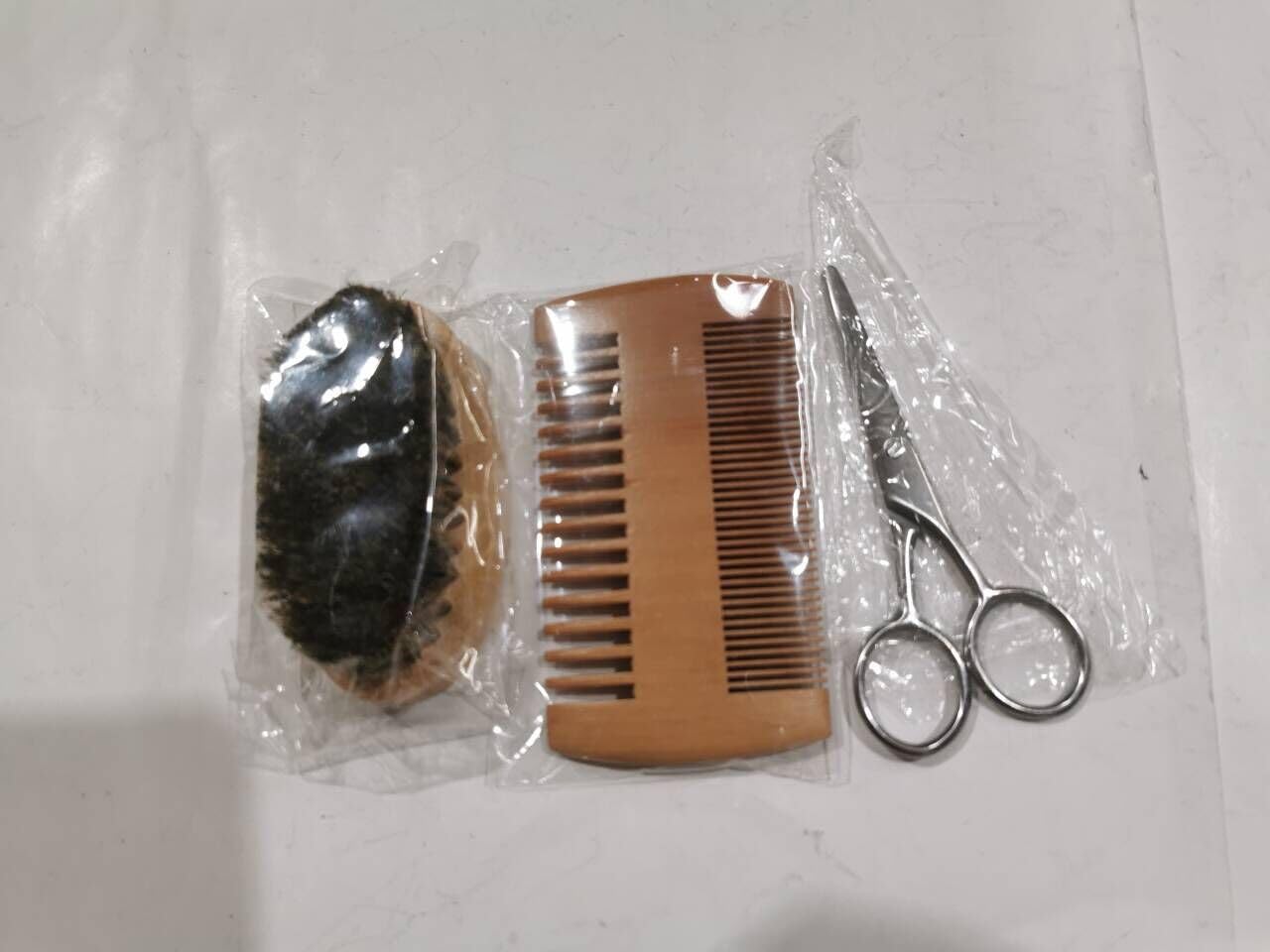Spazzola Barba,Spazzola per Barba Uomo,100% Setole di Cinghiale,Pettine,Forbici (3pcs)