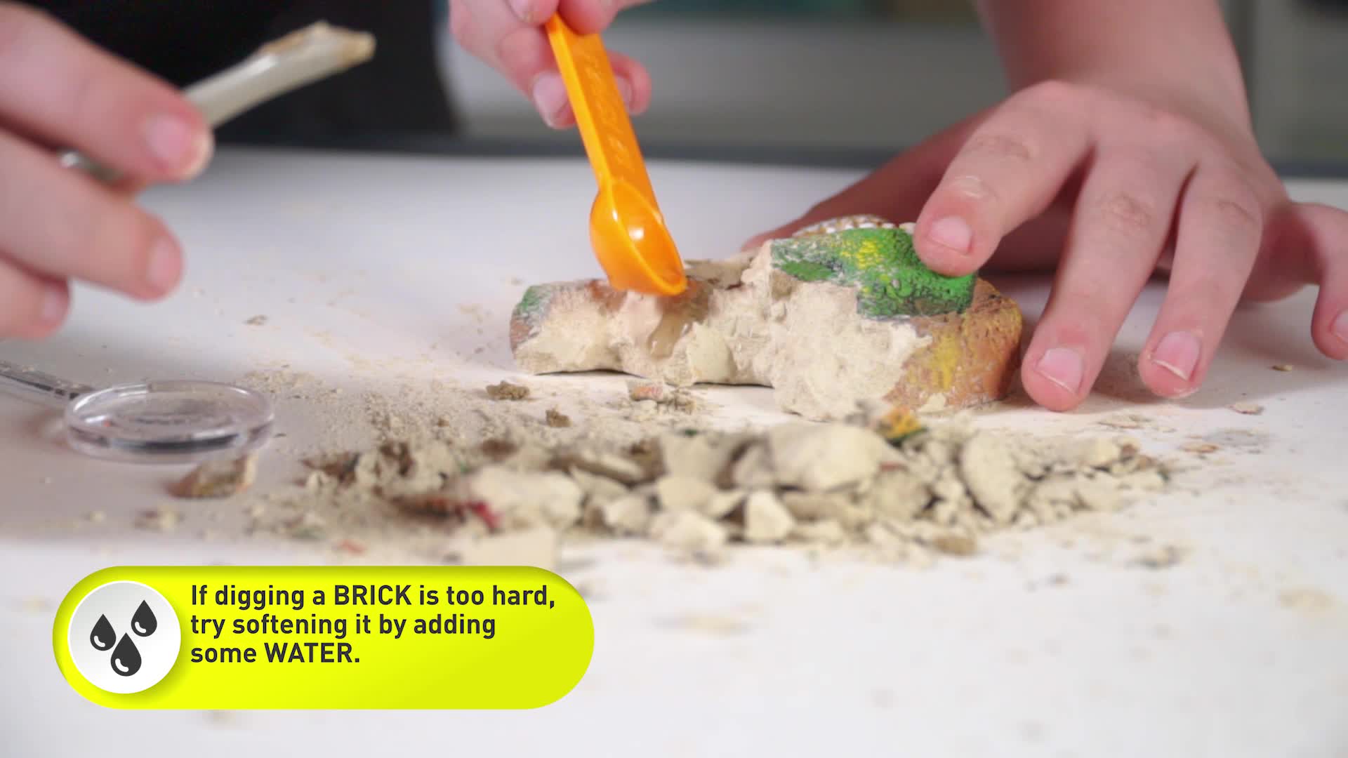 National-Geographic-JM00612-Dinosaur-Dig-Kit