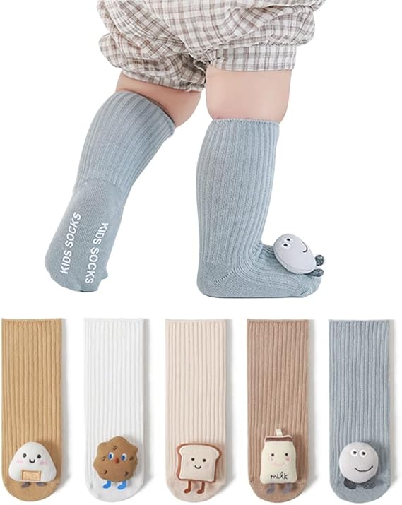 Amazon Co Jp Aoiremon ベビーソックス 可愛いレース柄 色違う4足セット 赤ちゃん靴下 新生児 キッズソックス 柔らか 保温防寒 0 5歳 服 ファッション小物