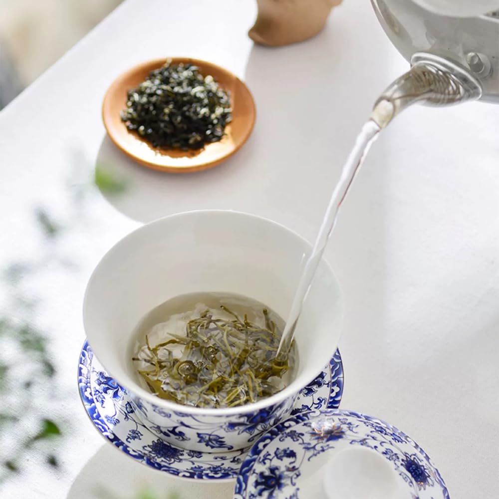 DZGUAI Chinese Gaiwan Tea Cup, Asian Traditional Porcelain Kungfu Handleless Tea Cup with Lid and Saucer 10Oz, China Classic Gaiwan (Blue Lotus)