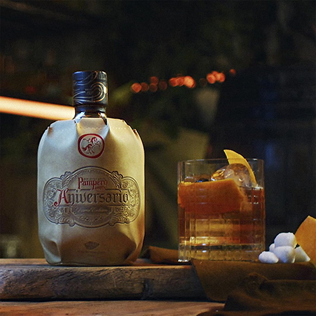 Rum Pampero Aniversario 70 cl – Riserva Premium Pluripremiata, Invecchiata in Botti Ex-Sherry e Bourbon. 40% Vol.
