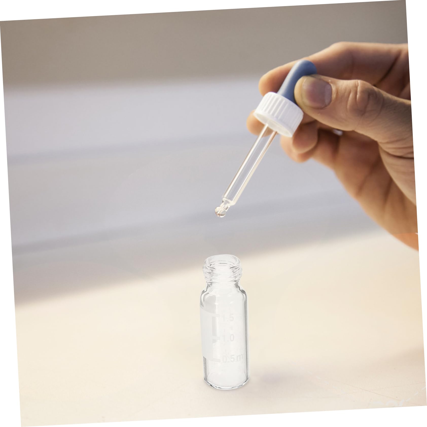 100 Frascos de Vidrio Azul de 2 Ml con Tapa, Sello Hermético Que Asegura la Integridad de Muestras para Experimentos y Proyectos de Investigación
