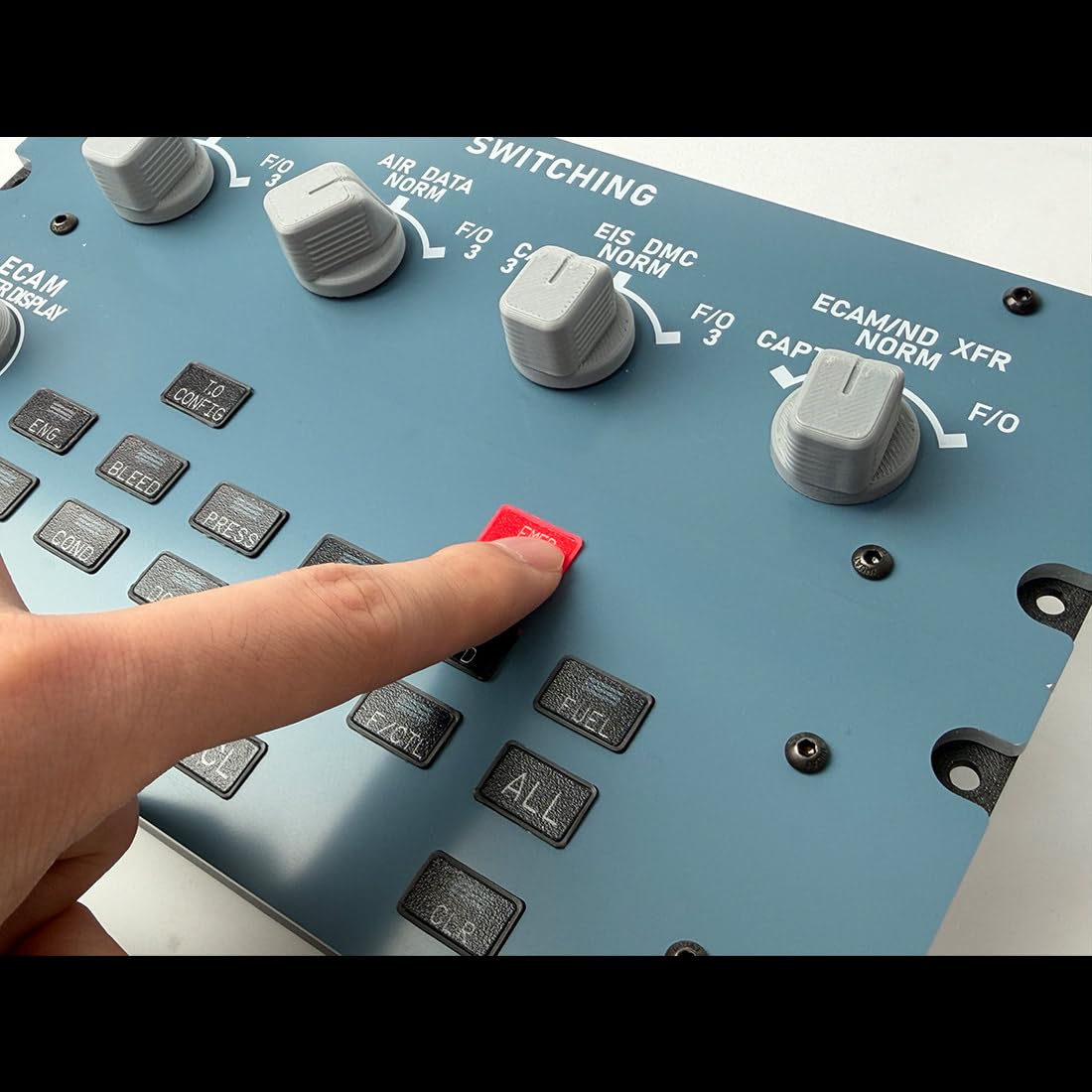 A109 Landing Gear Indicator Integrated Panel, Compatible with A32X/A31X/XECAM Home Cockpit Flight SIM Flugsimulator Controls for MSFS 2020/2024