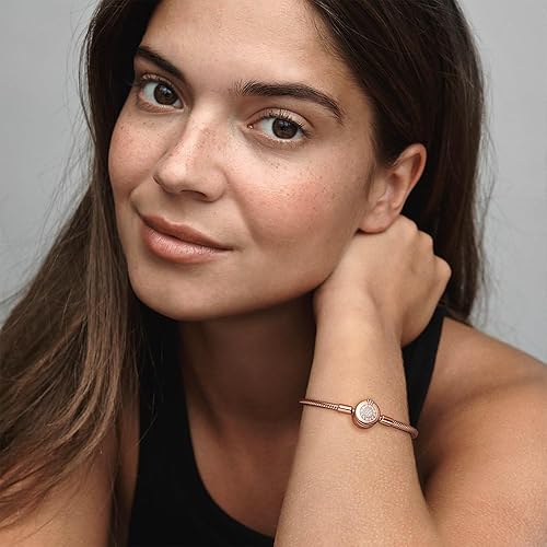 Miniatura 6 de PANDORA Pandora Moments Sparkling Crown O Snake Chain Bracelet, Clear CZ PANDORA Rose Charm Bracelet