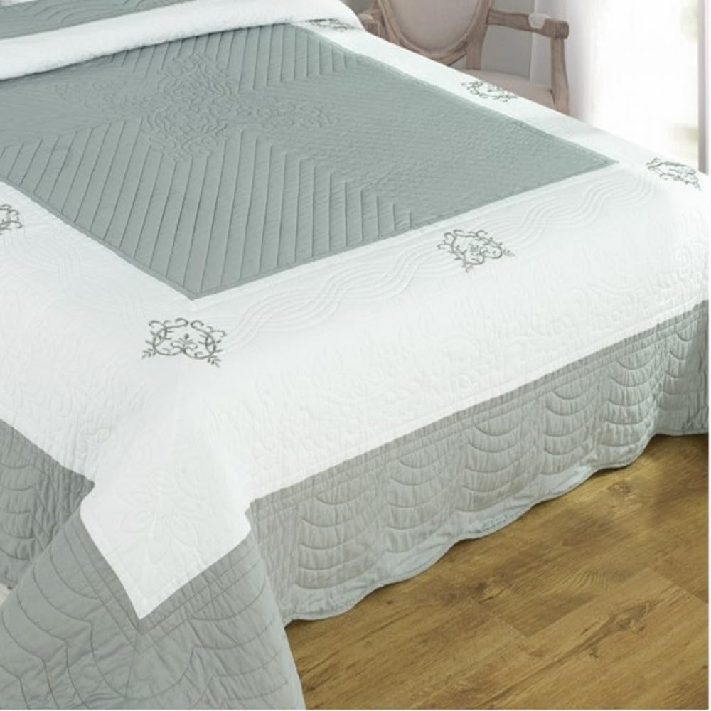 Boutis Peaceland Gris 260x260 cm + 2 Taies d'oreiller carrées – Couvre lit Matelassé Élégant – Idéal pour Grand Lit Double