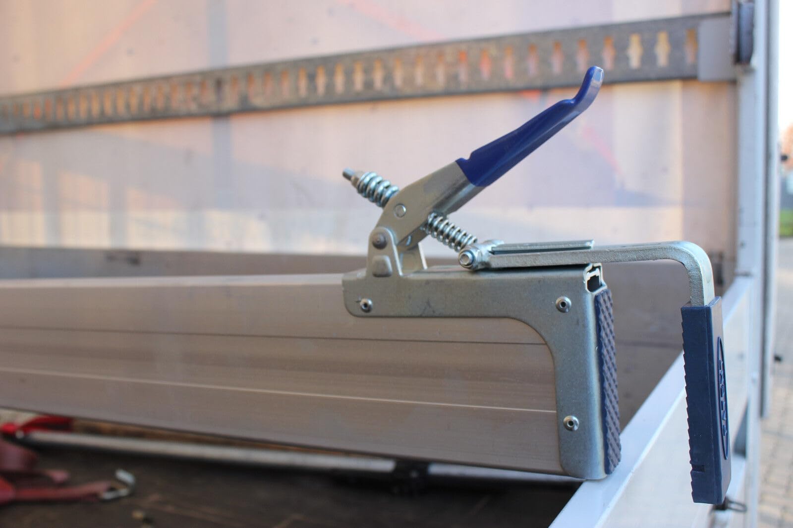 2 sistemas de sujeción para transporte, de aluminio, 2,40 – 2,70 m, 400 daN