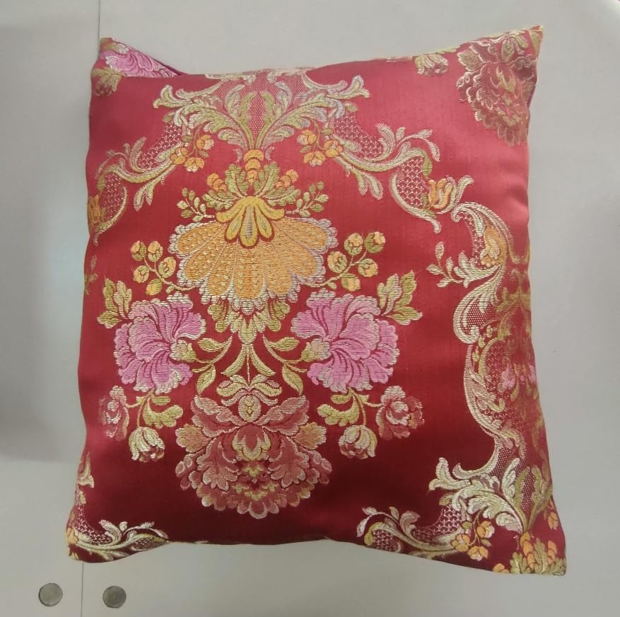 Coussin ornemental rouge en tissu doux pour fauteuil
