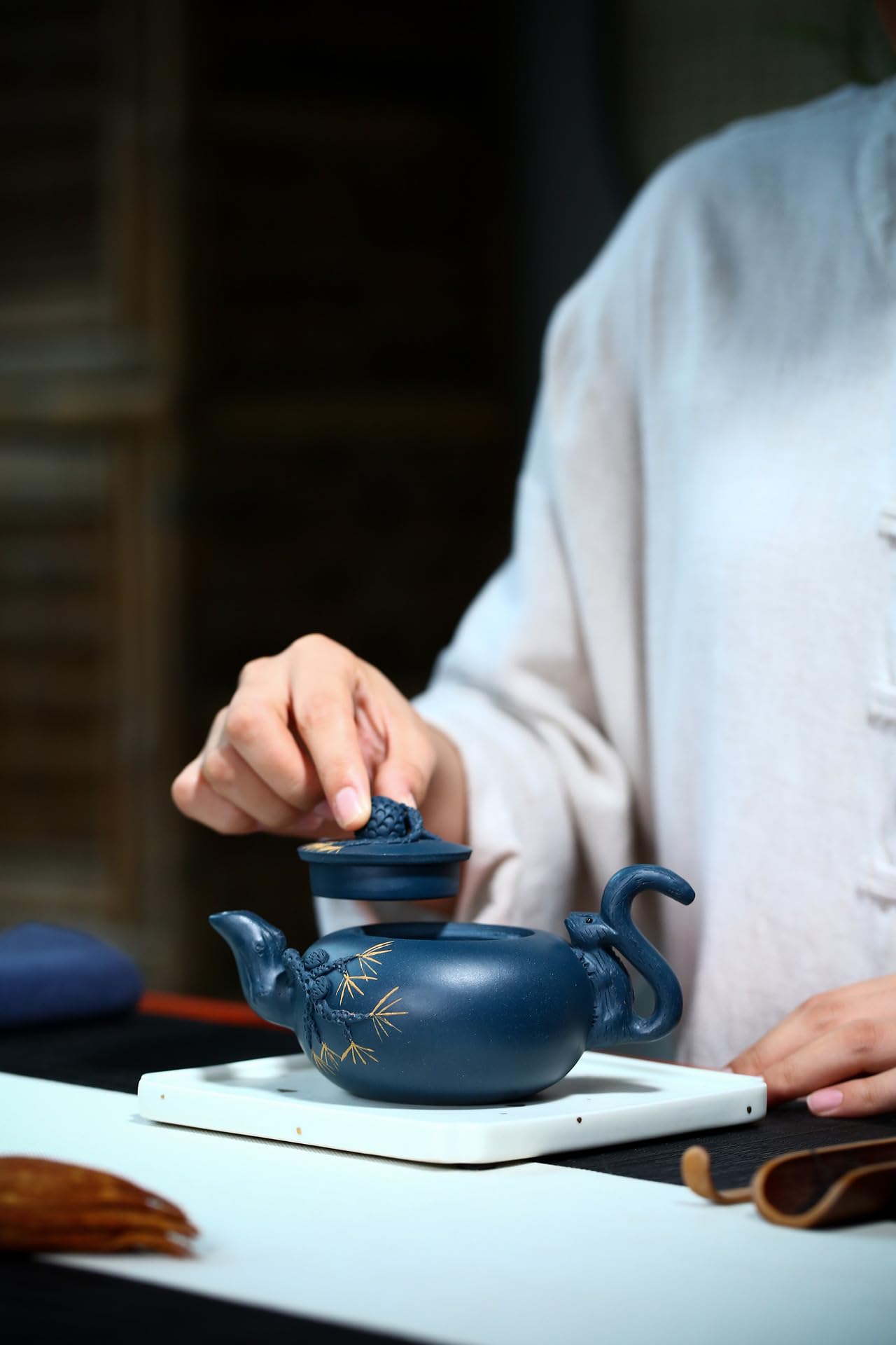 Teekanne Chinesische Yixing Clay Azurblau Zisha Töpfe 8oz Gongfu Tee Handmade Geschnitzt Einzigartige Eichhörnchen Traube