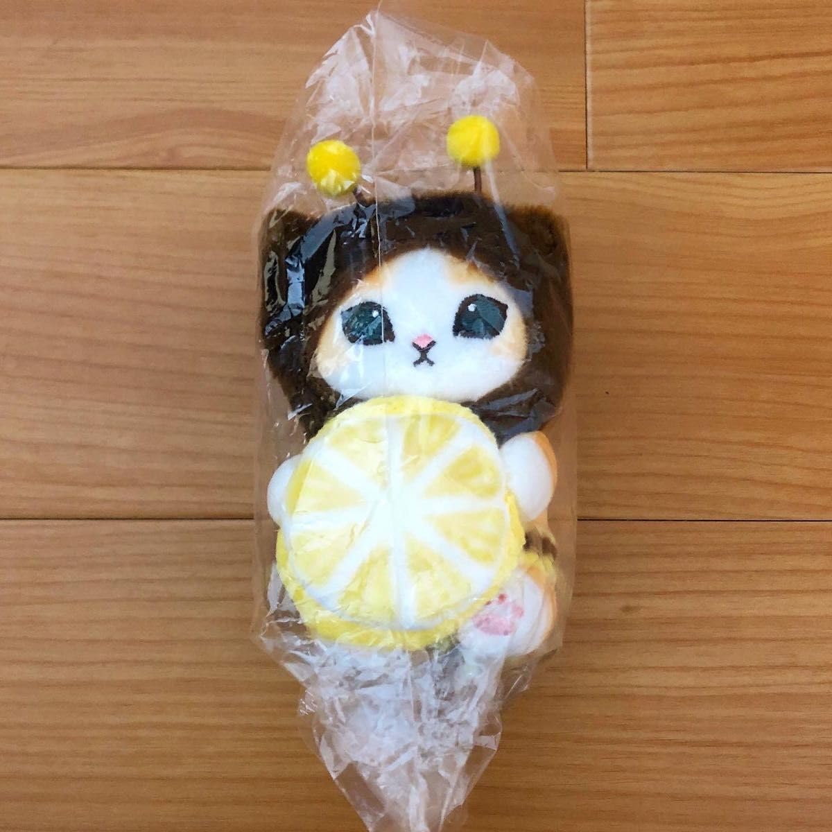 mofusand にゃんこが見守るデスクトップひっかけぬいぐるみ モフサンド mofusand にゃんこが見守るデスクトップひっかけぬいぐるみ(招福